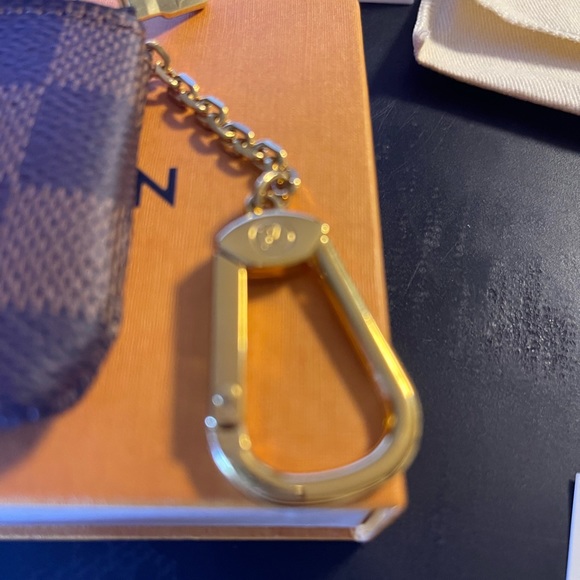 Authentic Louis Vuitton - KEY POUCH - Picture 10 of 12